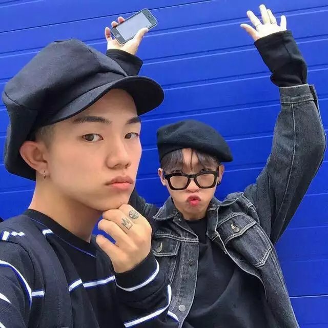 韦彬策振