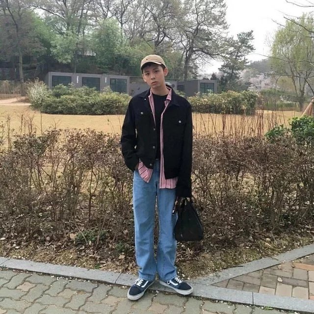 庞阅晨薇
